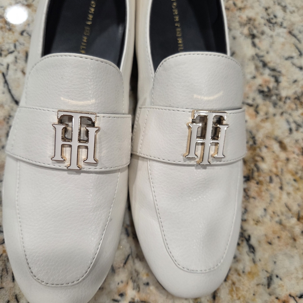 New Tommy Hilfiger Creme Colored Flats
